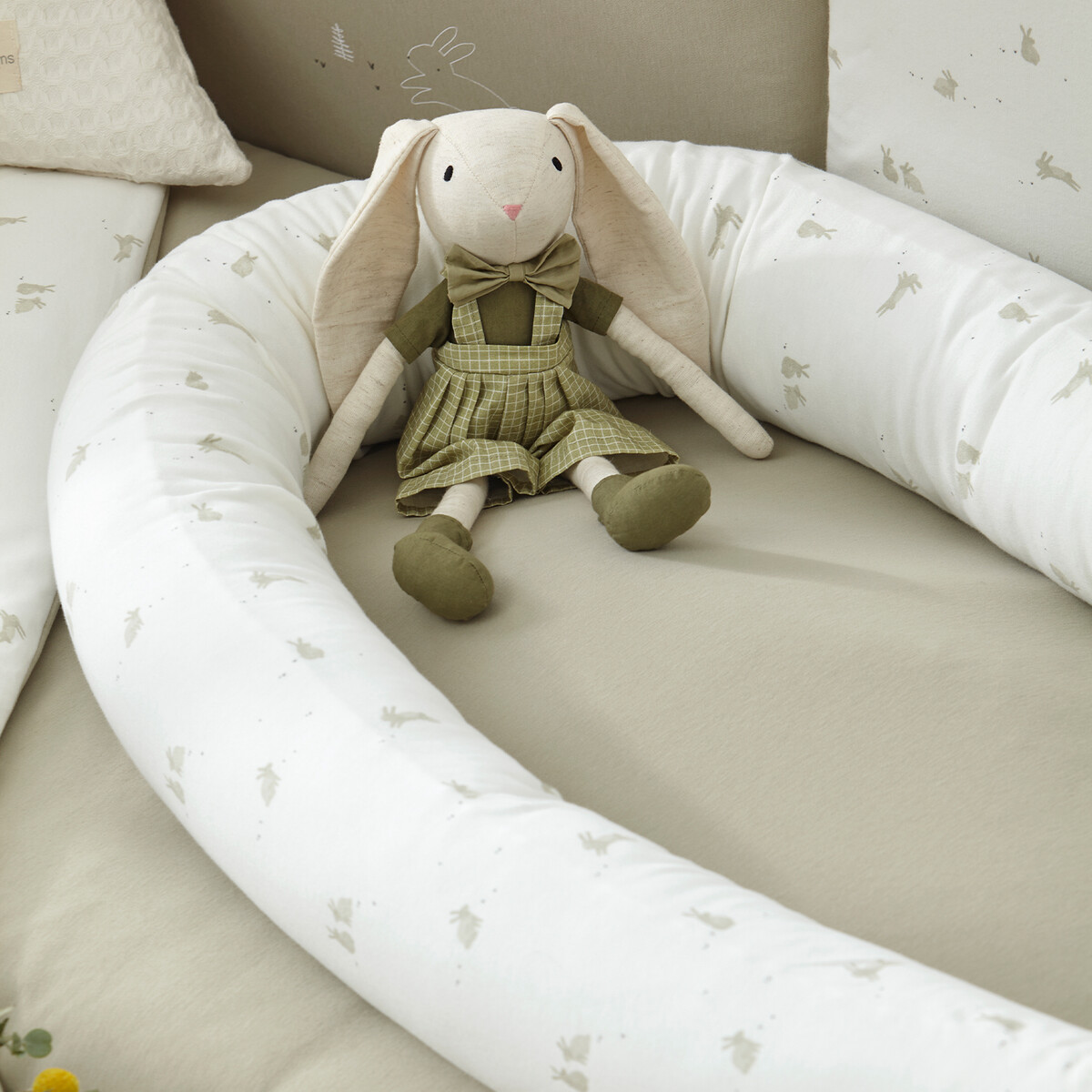 Cuna nido para bebé trenzada verde