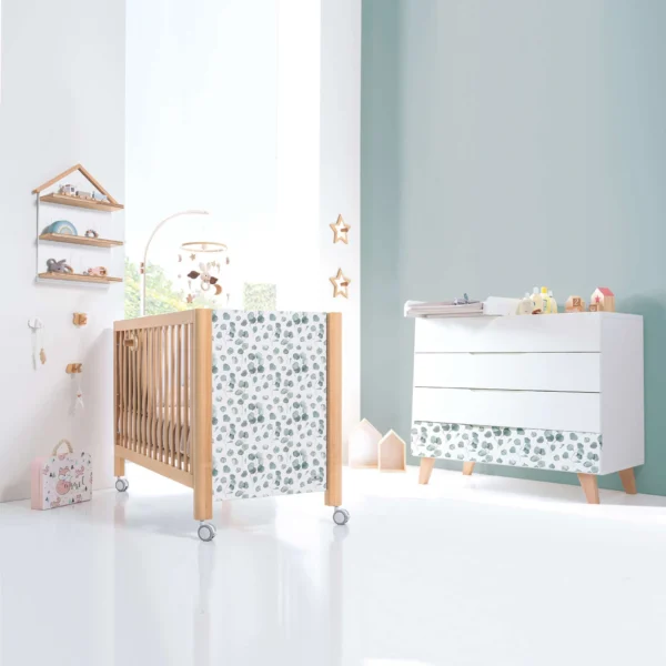 C167-M9577-118-AMB-SEMI Cómoda infantil Lifestyle Musgo con vinilo